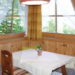 Nyaraló In Ruhiger Lage *